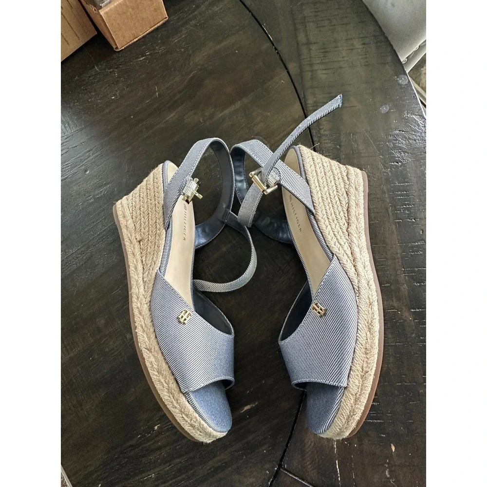 Tommy Hilfiger Gallie3 Blue Pinstripe Espadrille Wedge Sandals Womens 8.5M